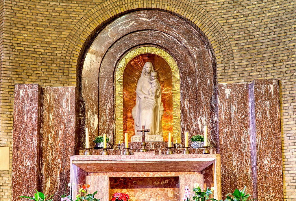 HDR Abbaye Basilique Koekelberg kerk eglise kerkfotografie religie religion bedevaart rooms katholiek kathedraal pelgrimage cathedrale klooster basiliek